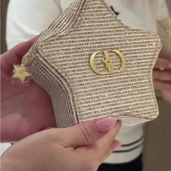 Christian Dior Pouch Star Gold Beige Novelty Logo Holiday Exclusive CD 2025 - Picture 5 of 8